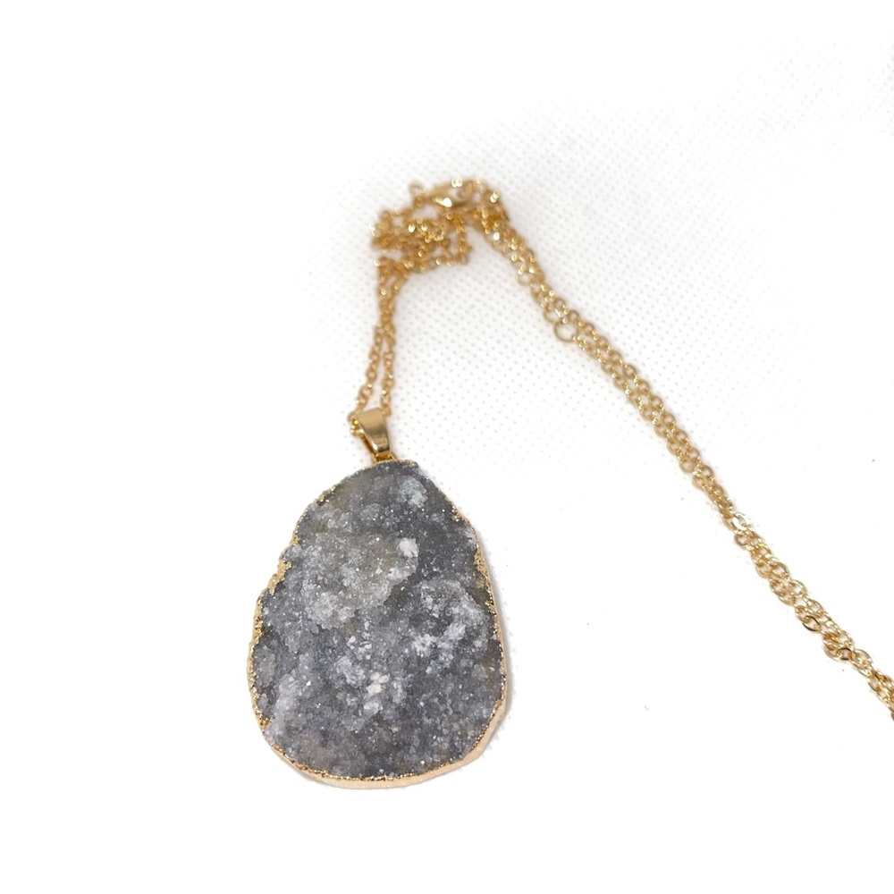 Amazing natural quartz gemstone necklace